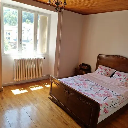 Maison De Bourg Semesterbostad *